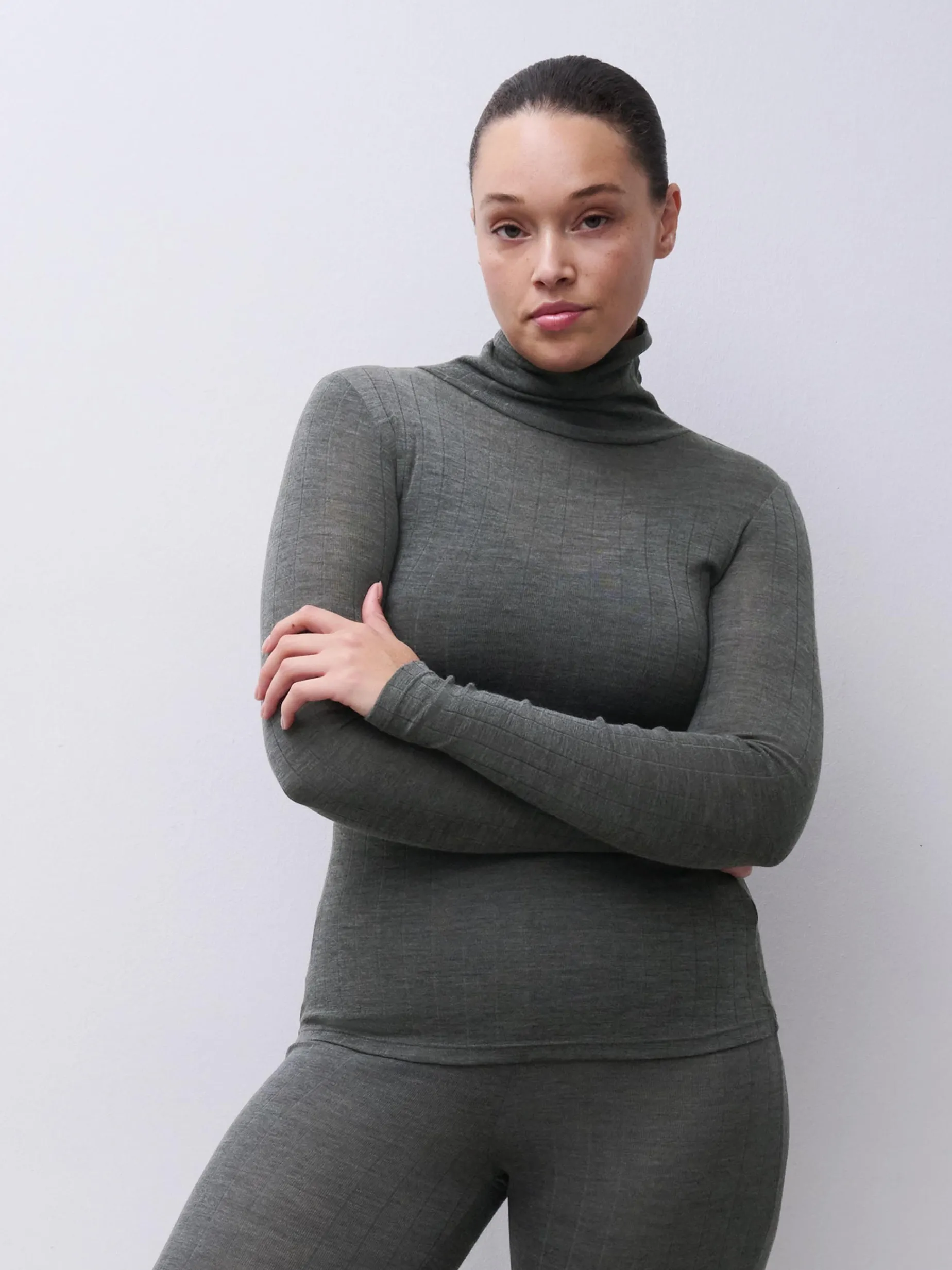 Rullekravebluse med langt ærme - merinould og silke - Slate Grey